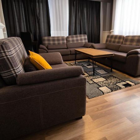 Cedartree Prishtina Apartment Prishtine Bagian luar foto