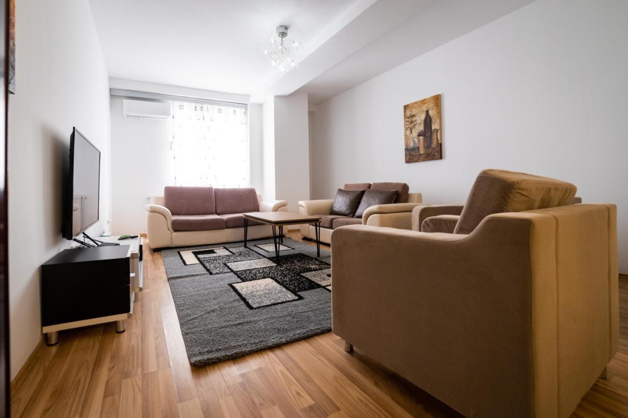Cedartree Prishtina Apartment Prishtine Bagian luar foto