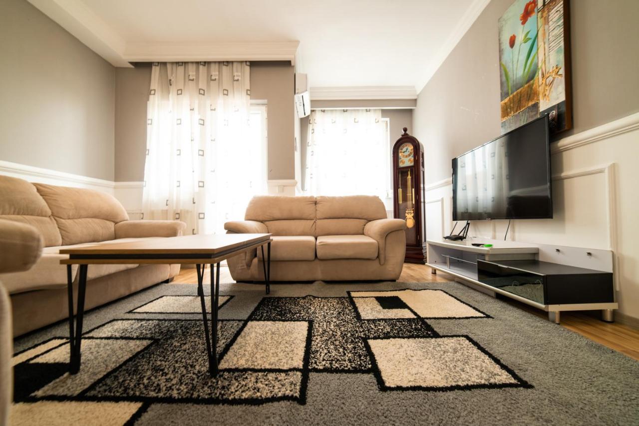 Cedartree Prishtina Apartment Prishtine Bagian luar foto