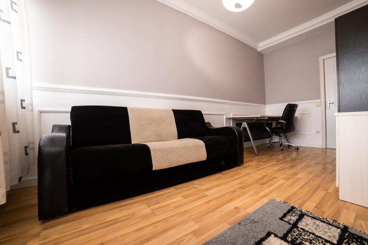 Cedartree Prishtina Apartment Prishtine Bagian luar foto