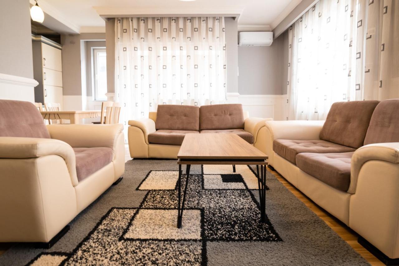 Cedartree Prishtina Apartment Prishtine Bagian luar foto
